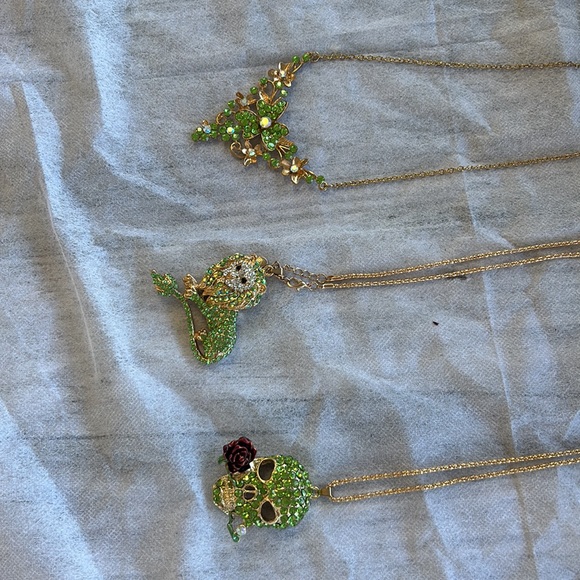 Costume Necklace - Picture 2 of 5